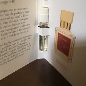 Baccarat rouge 540 sample